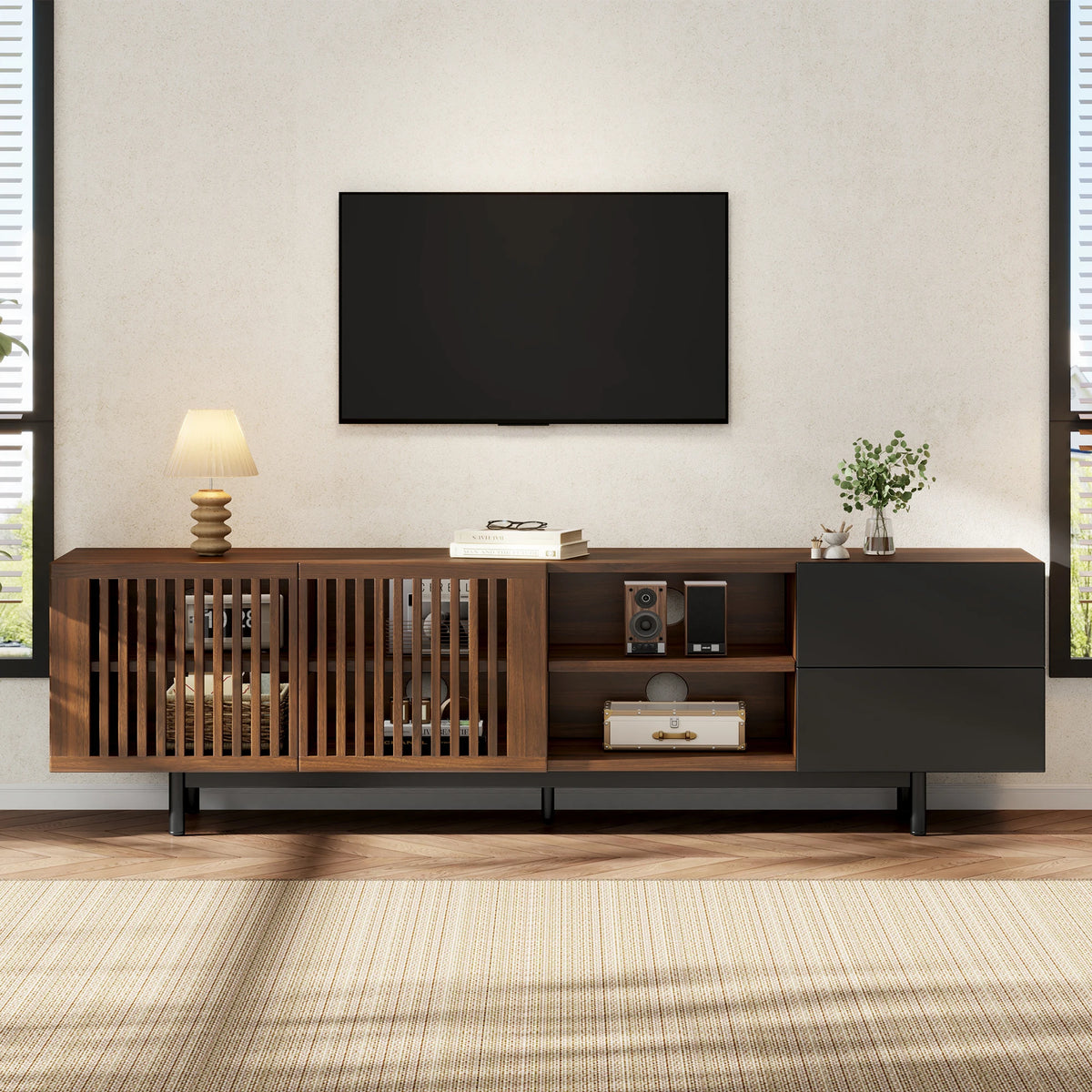 Meuble TV 160 cm, meuble télé en bois MDF avec portes à tasseaux, tiroirs et compartiments ouverts, meuble bas de salon au design noir et noyer