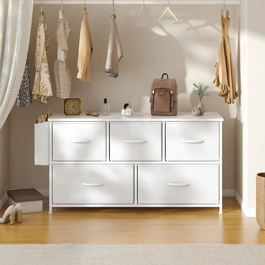 Commode blanche avec 5 tiroirs en tissu - Meuble de rangement avec poche latérale, cadre en acier et plateau en MDF, table de chevet pour chambre et salon