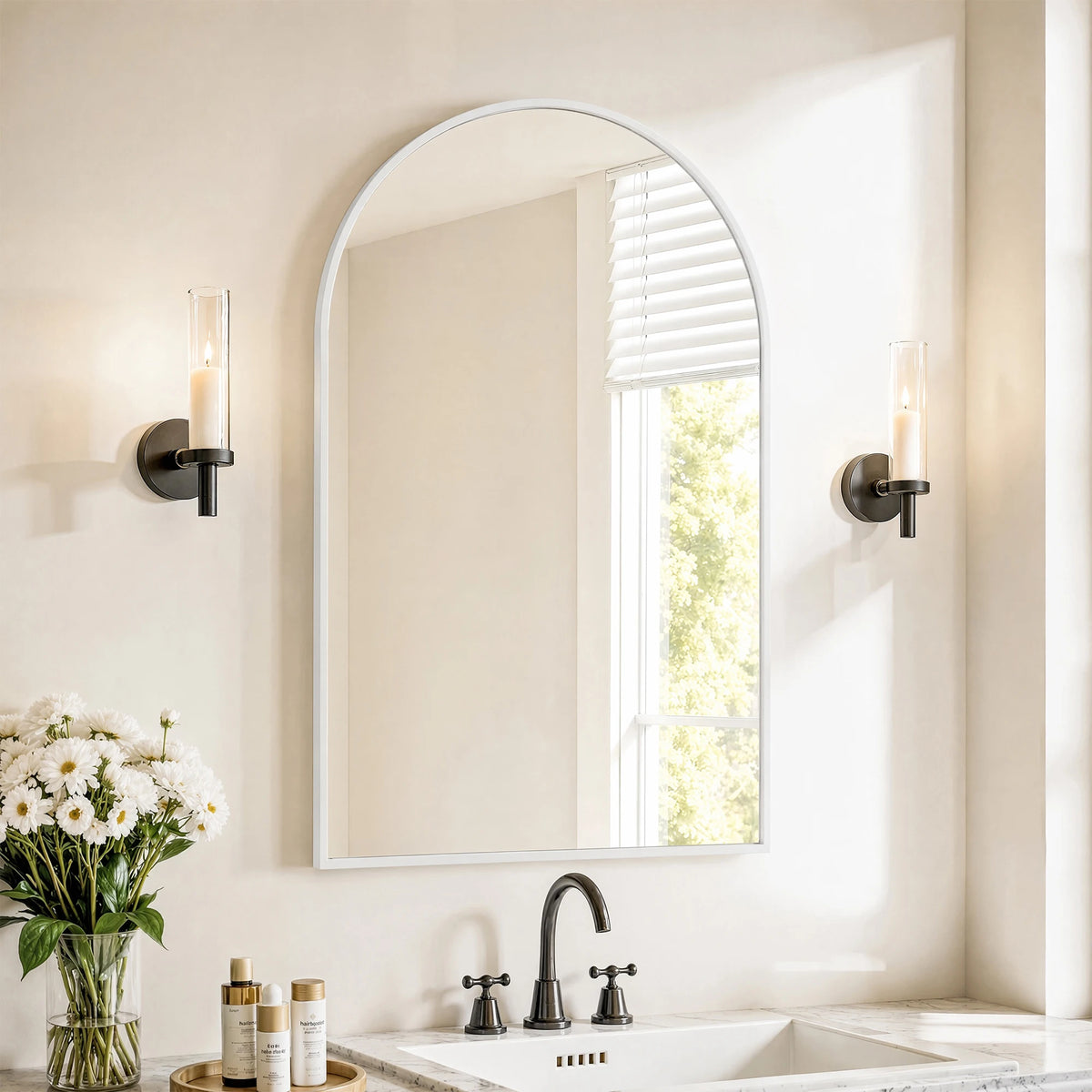 Miroir mural en verre trempé Superaly 91x61 cm avec cadre en alliage d'aluminium, miroir arqué, miroir de salle de bain, miroir de maquillage, miroir de courtoisie pour salon, chambre, couloir, blanc