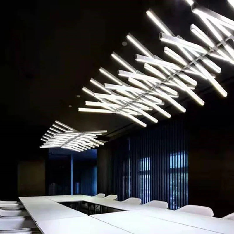 Lustre d'intérieur nordique moderne et minimaliste de designer – Éclairage suspendu pour salon, salle à manger, restaurant, forme d'arête de poisson, suspension linéaire pour bureau