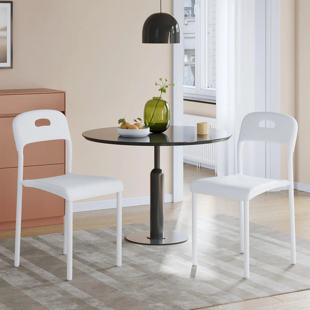 Lot de 1 ou 2 chaises de salle à manger empilables modernes – Assise en plastique avec pieds en métal solides – Assemblage facile – Résistantes à l'eau et aux taches – Utilisation intérieure et extérieure – Blanc/Noir