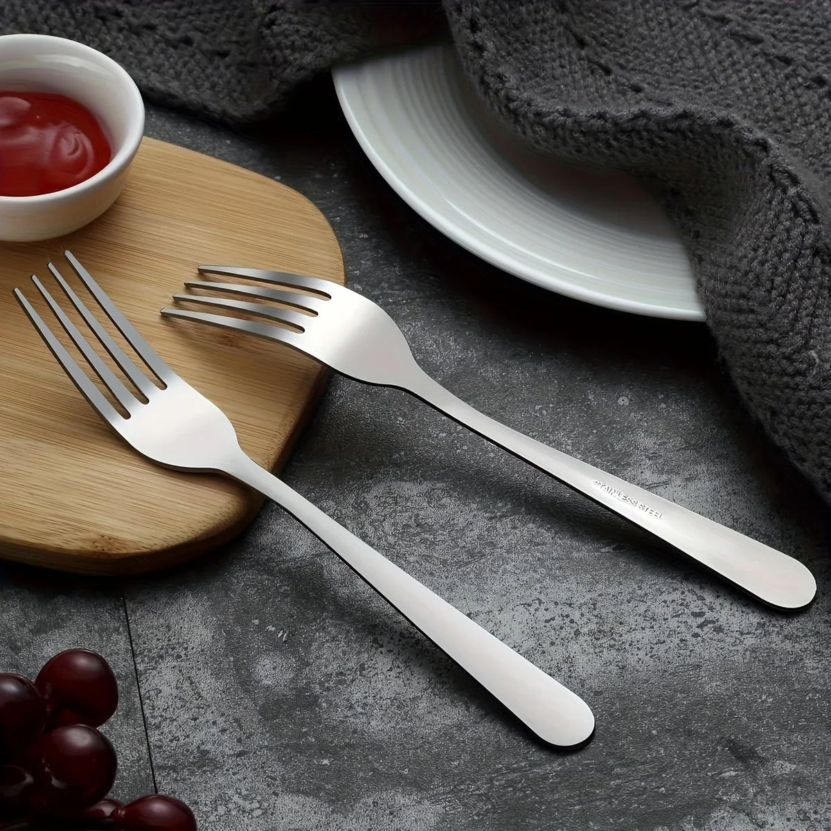 Lot de 12, 24 ou 36 fourchettes en acier inoxydable argenté, convient pour la maison et la cuisine, inclut des fourchettes à steak et des fourchettes à fruits/salade