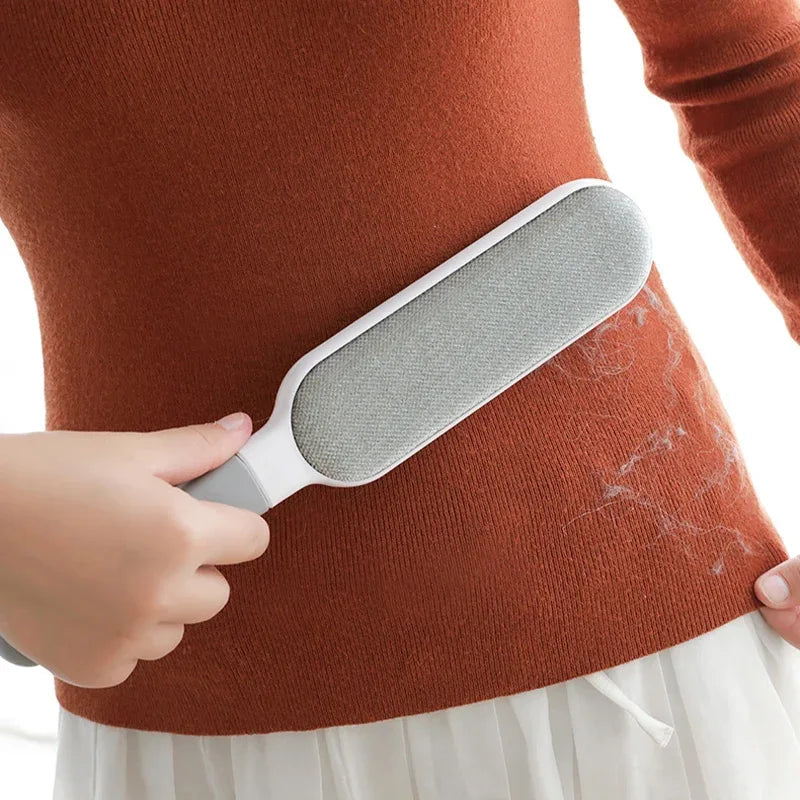 Brosse magique anti-peluches pour vêtements