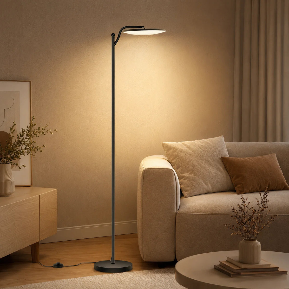 Lampadaire LED 32W 3000Lm avec tête pivotante, télécommande magnétique sur le pied du lampadaire, facile à installer, lampe de lecture stable pour salon, chambre et coin lecture